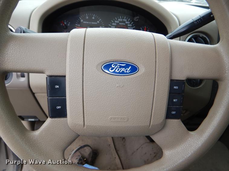image for item DE0137 2006 Ford F150 XLT SuperCab pickup truck