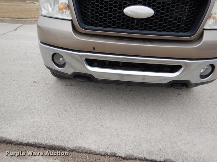 image for item DE0137 2006 Ford F150 XLT SuperCab pickup truck