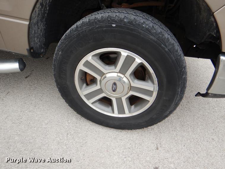 image for item DE0137 2006 Ford F150 XLT SuperCab pickup truck