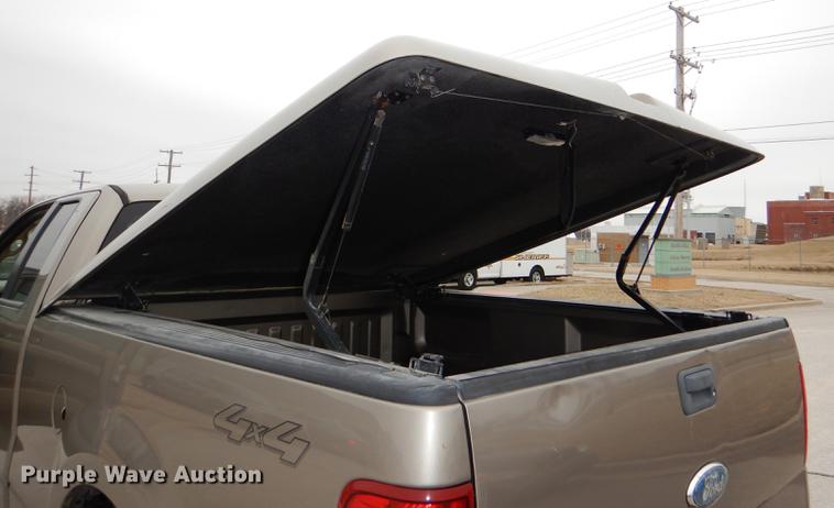 image for item DE0137 2006 Ford F150 XLT SuperCab pickup truck