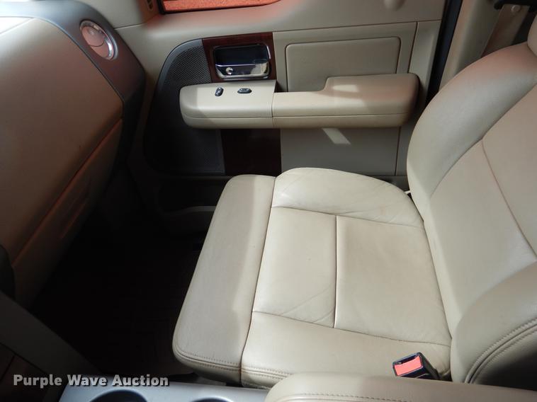 image for item DE3857 2007 Ford F150 Crew Cab pickup truck