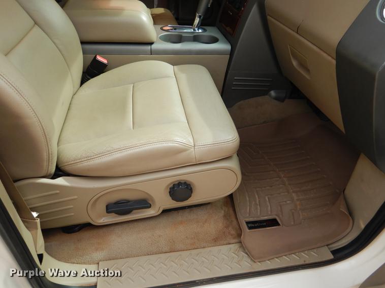 image for item DE3857 2007 Ford F150 Crew Cab pickup truck