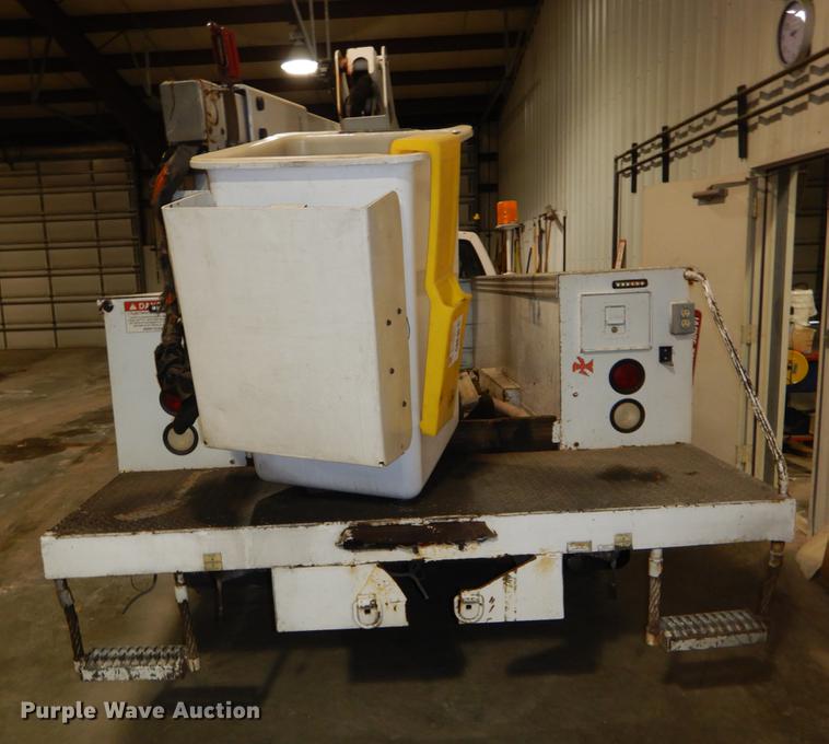 image for item DE6029 1998 GMC Sierra 3500HD SL bucket truck