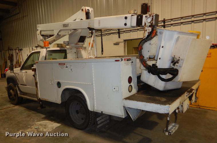 image for item DE6029 1998 GMC Sierra 3500HD SL bucket truck