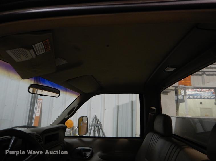 image for item DE6029 1998 GMC Sierra 3500HD SL bucket truck