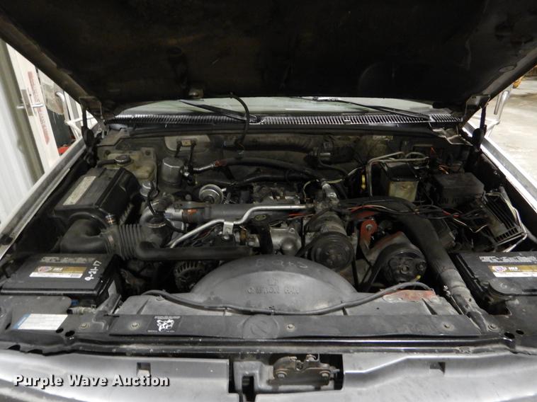 image for item DE6029 1998 GMC Sierra 3500HD SL bucket truck