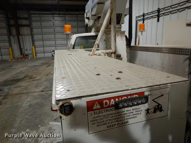 image for item DE6029 1998 GMC Sierra 3500HD SL bucket truck