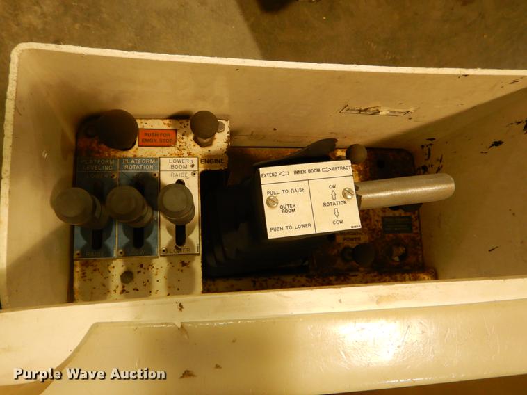 image for item DE6029 1998 GMC Sierra 3500HD SL bucket truck