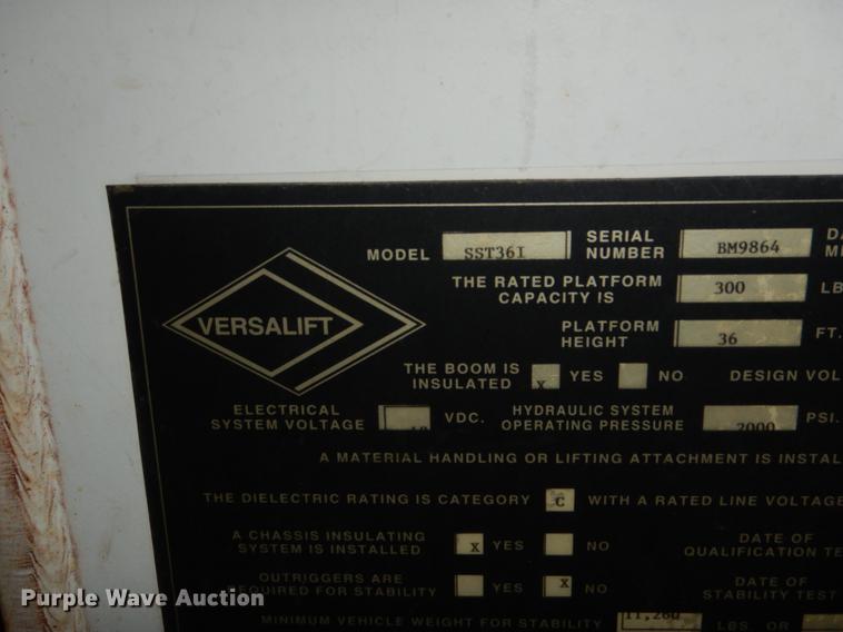 image for item DE6029 1998 GMC Sierra 3500HD SL bucket truck