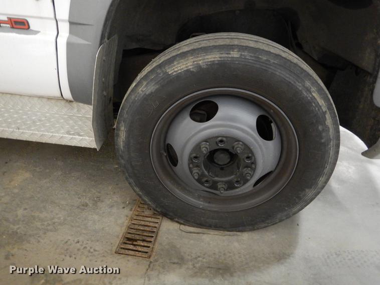 image for item DE6029 1998 GMC Sierra 3500HD SL bucket truck