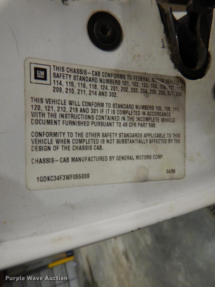 image for item DE6029 1998 GMC Sierra 3500HD SL bucket truck