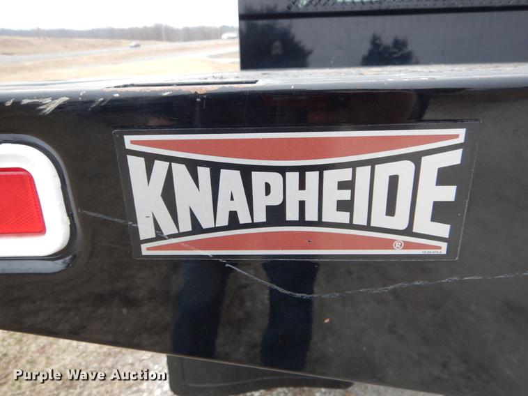 image for item DE6030 2001 Ford F350 Super Duty XLT Crew Cab flatbed pickup truck