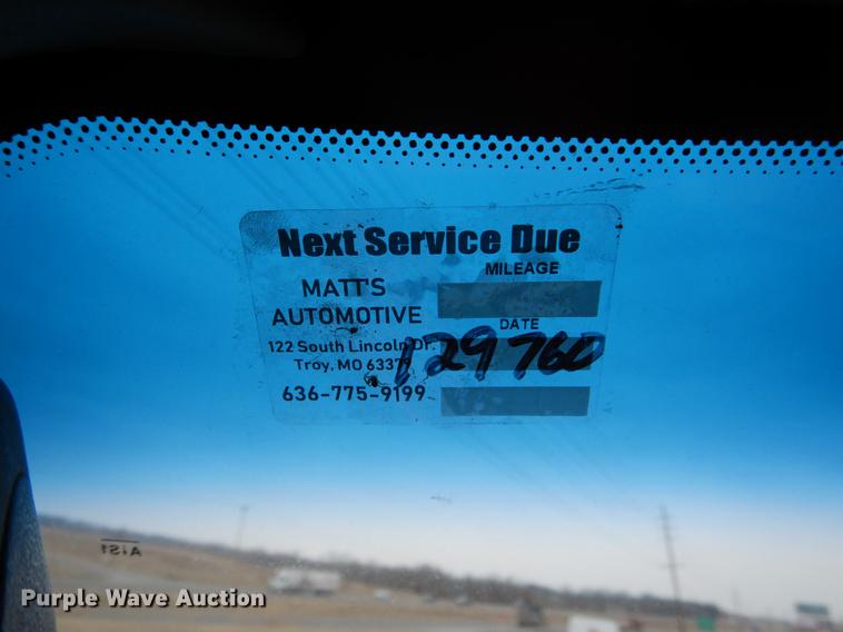 image for item DE6031 2004 Ford F350 Super Duty XL flatbed pickup truck