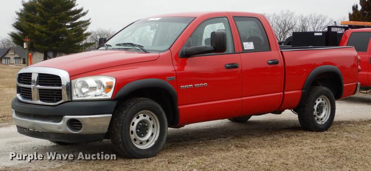 image for item DE6032 2007 Dodge Ram 1500 Quad Cab pickup truck