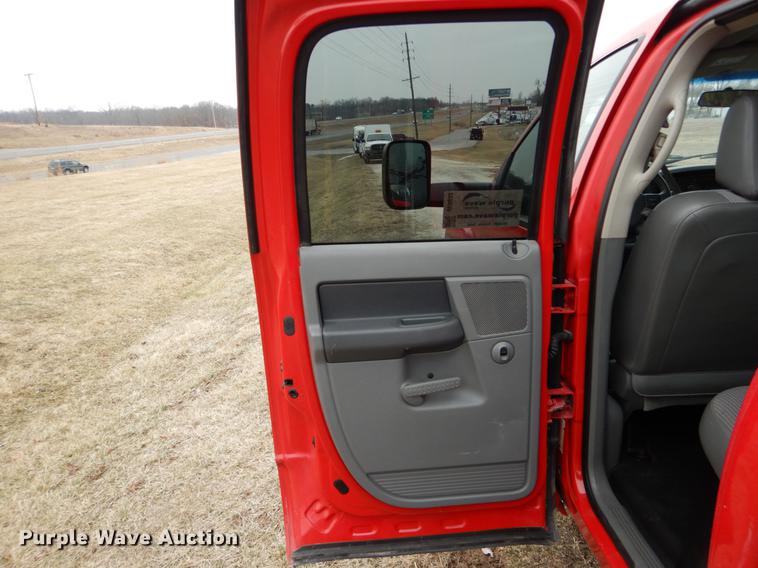 image for item DE6032 2007 Dodge Ram 1500 Quad Cab pickup truck