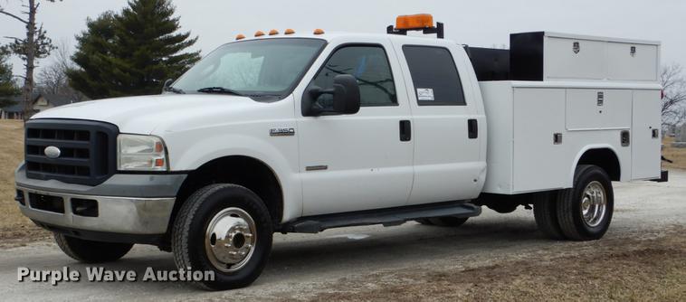 image for item DE6036 2006 Ford F350 Super Duty XL Crew Cab pickup truck