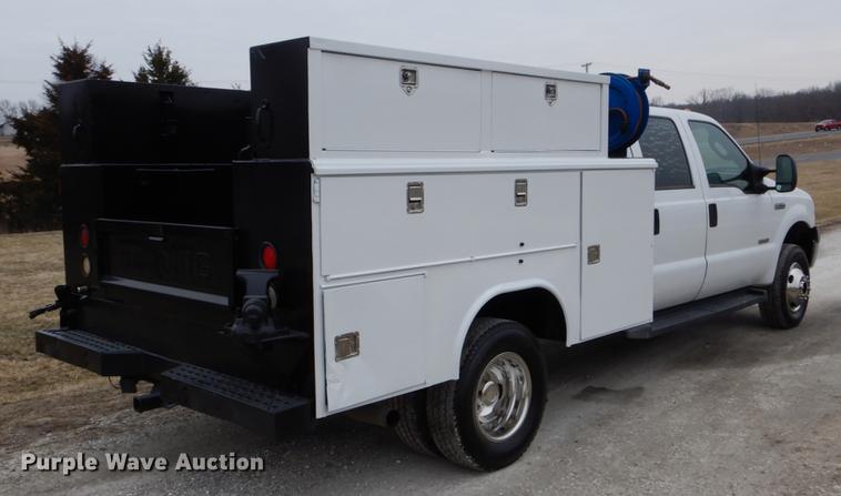 image for item DE6036 2006 Ford F350 Super Duty XL Crew Cab pickup truck