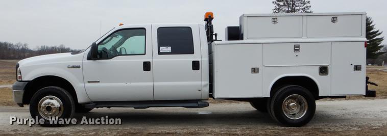 image for item DE6036 2006 Ford F350 Super Duty XL Crew Cab pickup truck