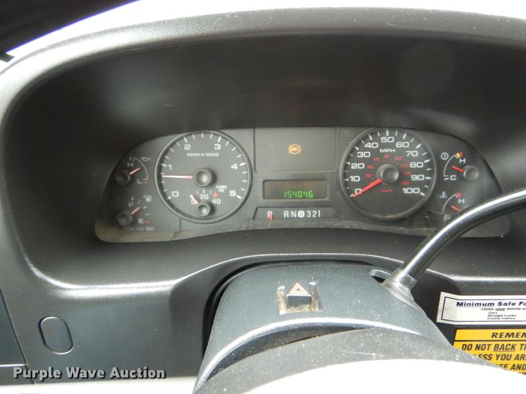 image for item DE6036 2006 Ford F350 Super Duty XL Crew Cab pickup truck