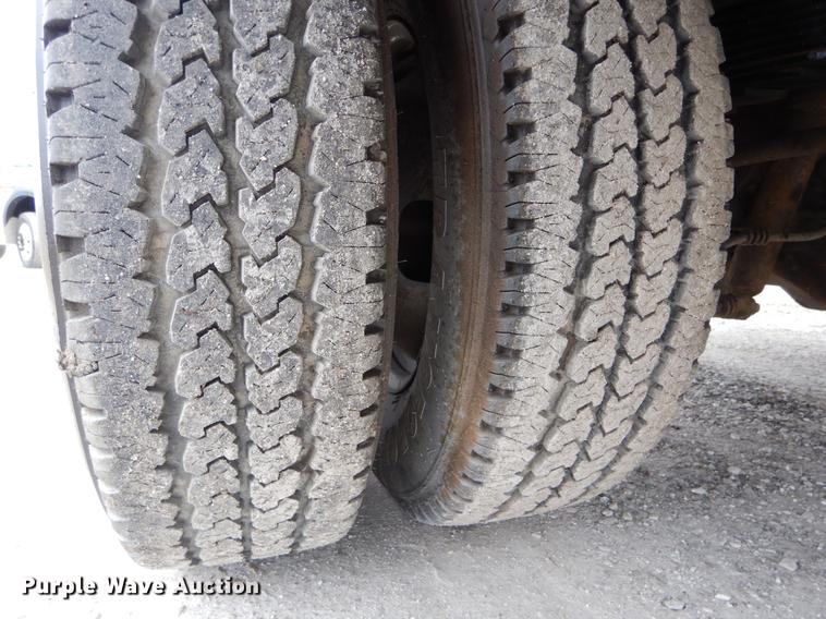 image for item DE6036 2006 Ford F350 Super Duty XL Crew Cab pickup truck