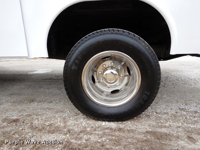 image for item DE6036 2006 Ford F350 Super Duty XL Crew Cab pickup truck