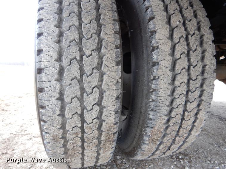 image for item DE6036 2006 Ford F350 Super Duty XL Crew Cab pickup truck