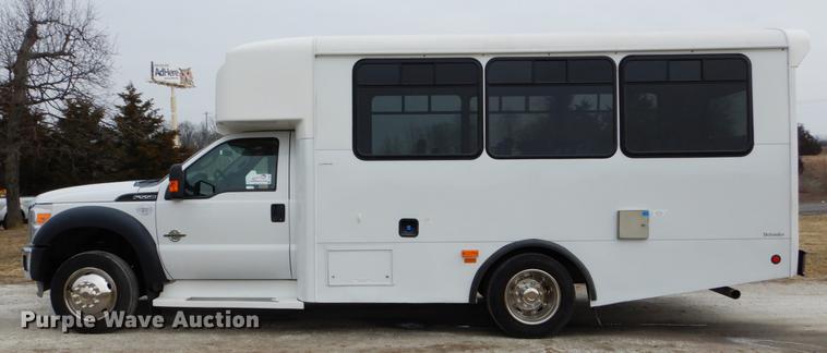 image for item DE6037 2012 Ford F550 Super Duty XL shuttle bus