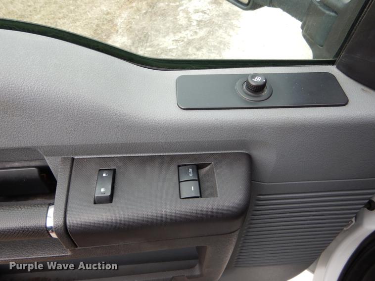 image for item DE6037 2012 Ford F550 Super Duty XL shuttle bus