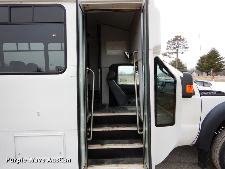 image for item DE6037 2012 Ford F550 Super Duty XL shuttle bus
