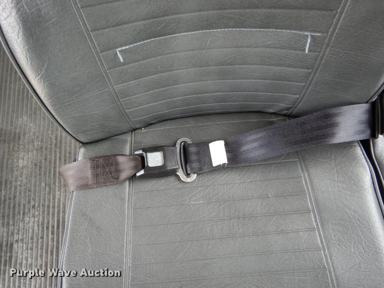 image for item DE6037 2012 Ford F550 Super Duty XL shuttle bus