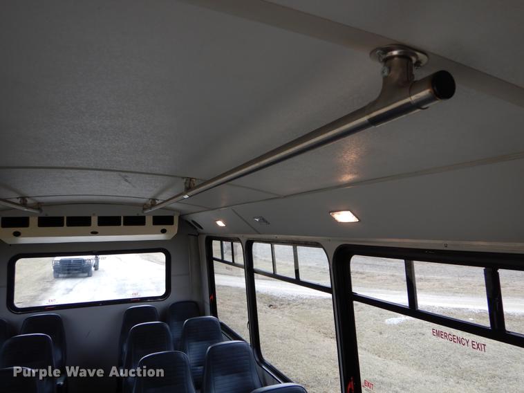 image for item DE6037 2012 Ford F550 Super Duty XL shuttle bus