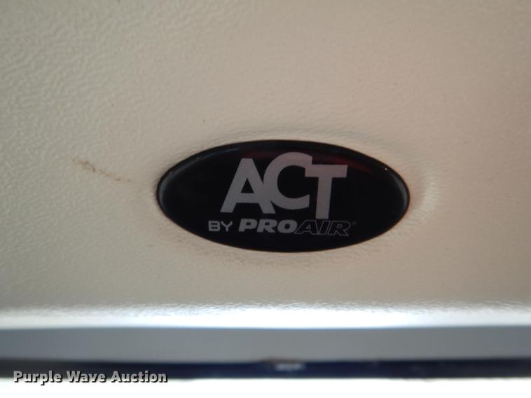 image for item DE6037 2012 Ford F550 Super Duty XL shuttle bus