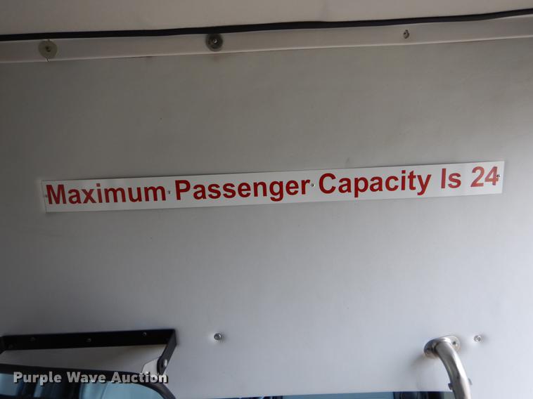 image for item DE6037 2012 Ford F550 Super Duty XL shuttle bus