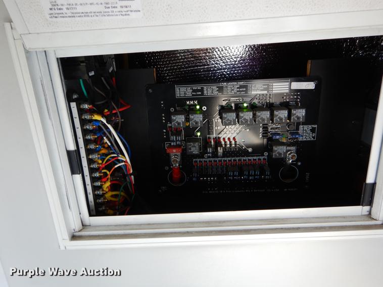 image for item DE6037 2012 Ford F550 Super Duty XL shuttle bus