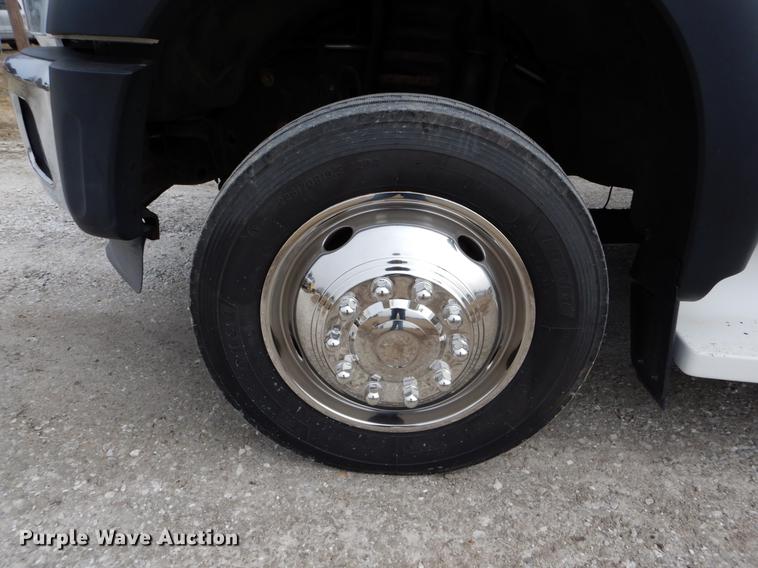 image for item DE6037 2012 Ford F550 Super Duty XL shuttle bus