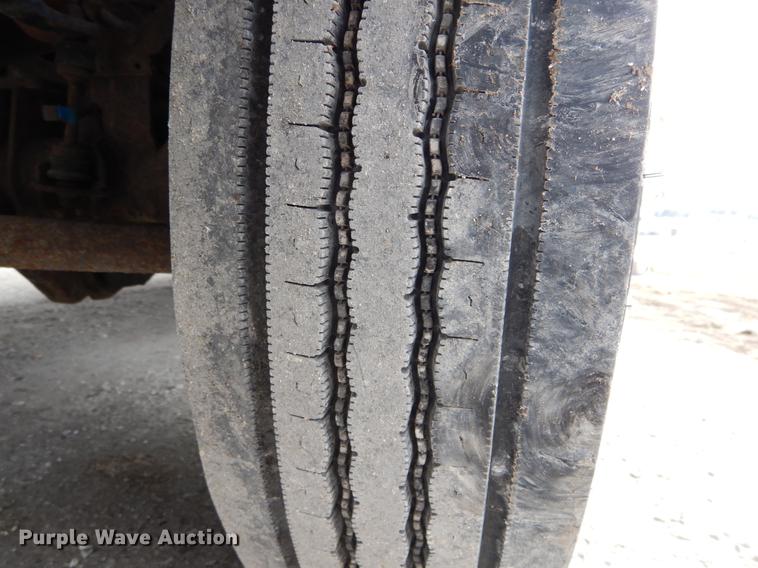 image for item DE6037 2012 Ford F550 Super Duty XL shuttle bus