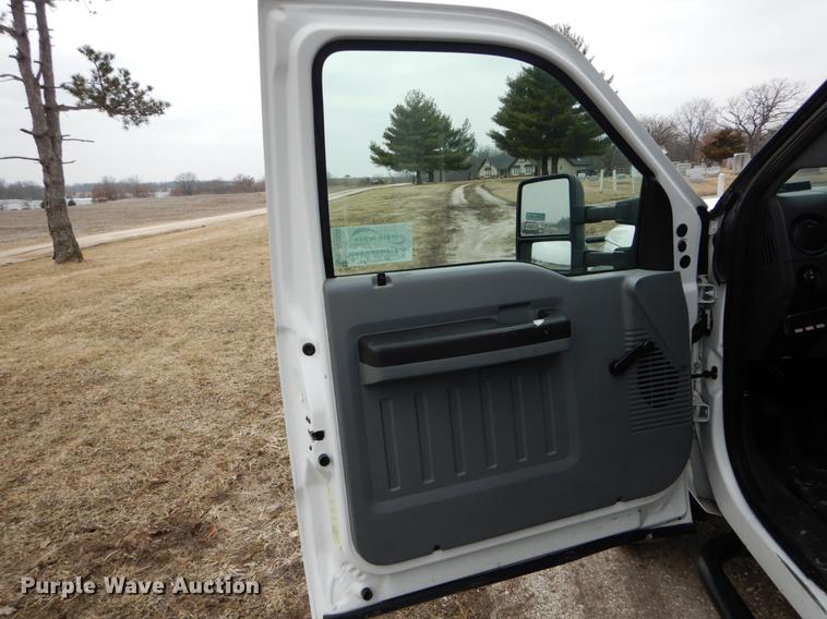 image for item DE6038 2012 Ford F450 Super Duty XL flatbed truck