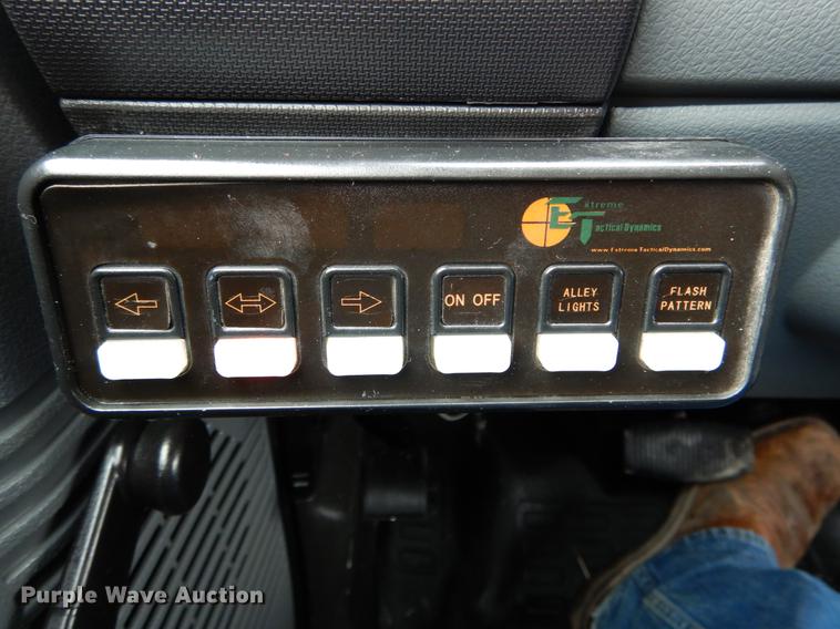 image for item DE6038 2012 Ford F450 Super Duty XL flatbed truck