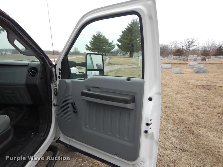 image for item DE6038 2012 Ford F450 Super Duty XL flatbed truck