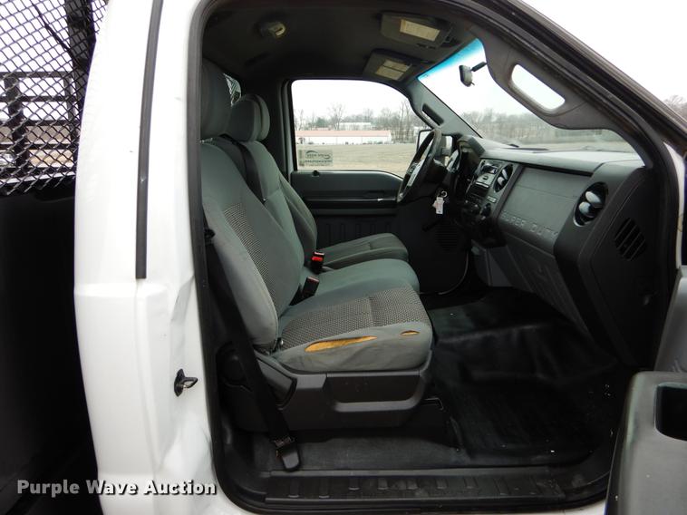 image for item DE6038 2012 Ford F450 Super Duty XL flatbed truck