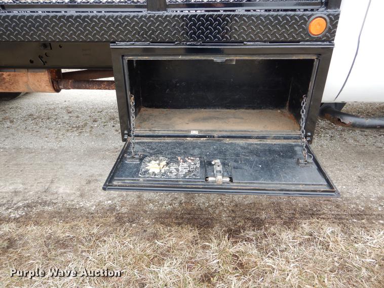 image for item DE6038 2012 Ford F450 Super Duty XL flatbed truck