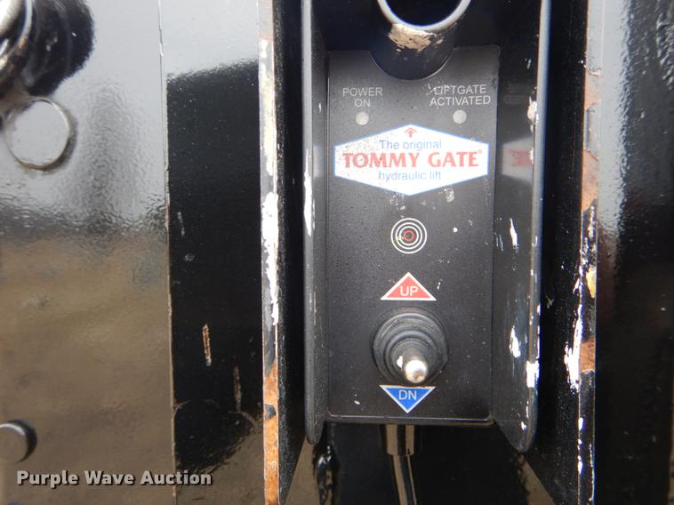 image for item DE6038 2012 Ford F450 Super Duty XL flatbed truck