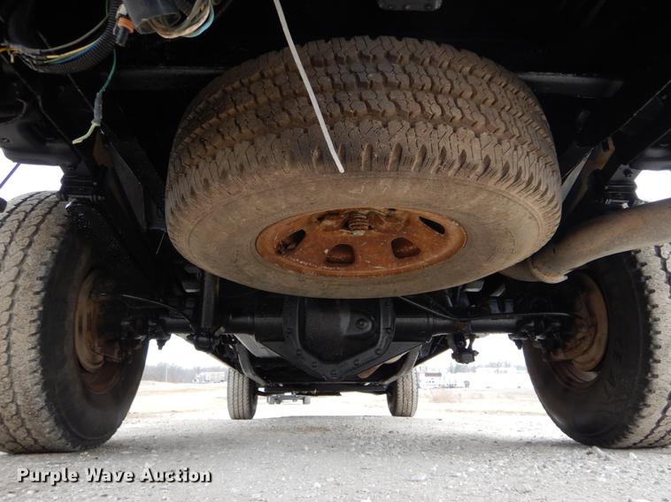 image for item DE6039 2005 Chevrolet Silverado 3500 Ext. Cab pickup truck