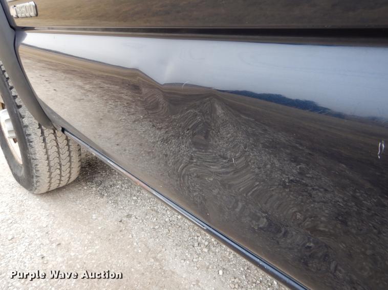 image for item DE6039 2005 Chevrolet Silverado 3500 Ext. Cab pickup truck