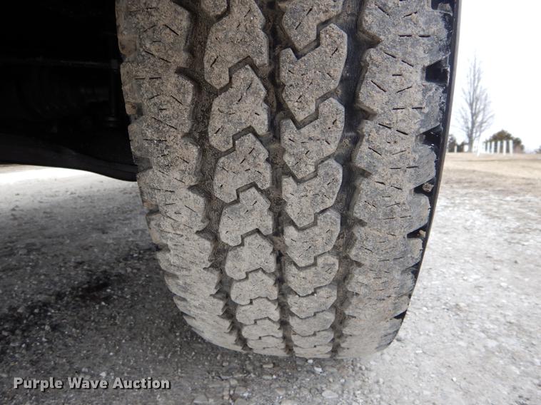 image for item DE6039 2005 Chevrolet Silverado 3500 Ext. Cab pickup truck