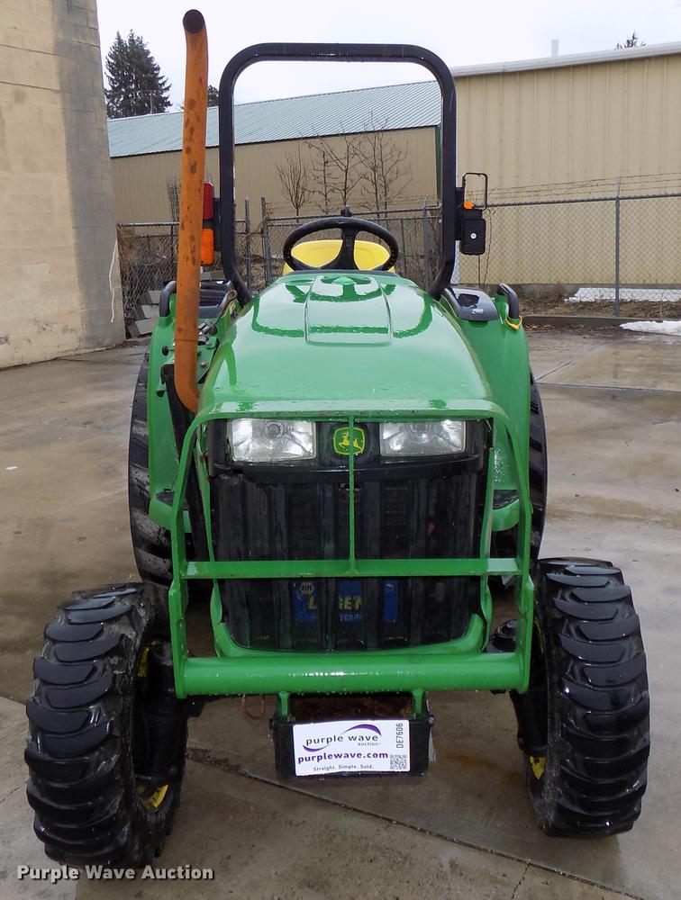 image for item DE7606 John Deere 3032E MFWD tractor