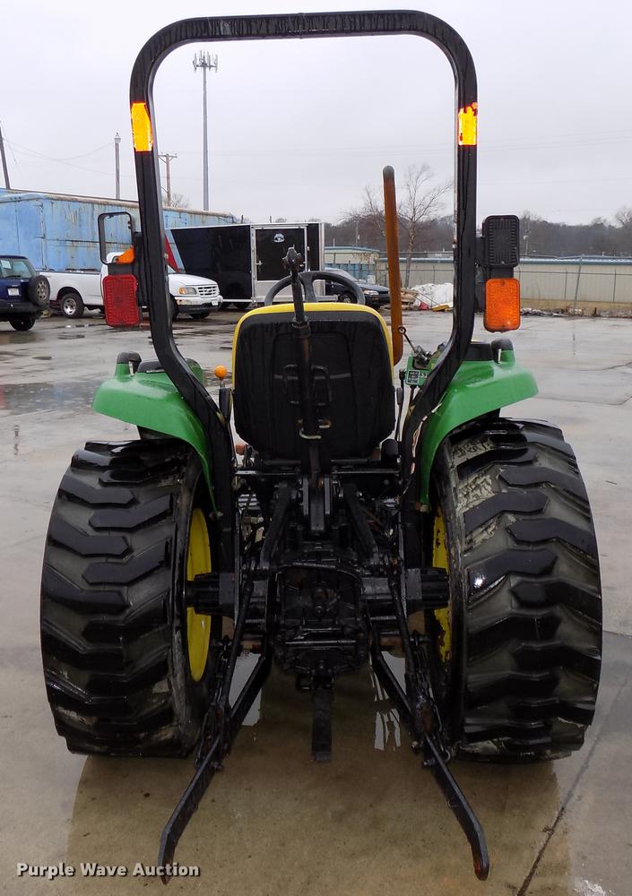 image for item DE7606 John Deere 3032E MFWD tractor