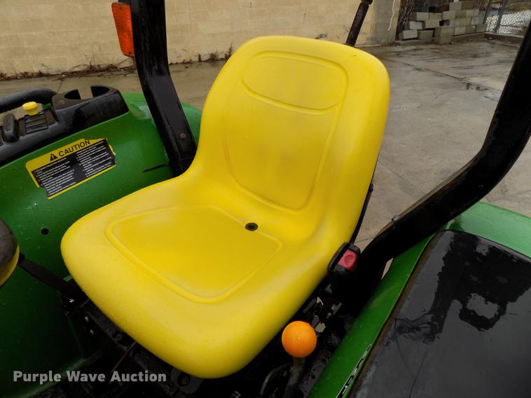 image for item DE7606 John Deere 3032E MFWD tractor