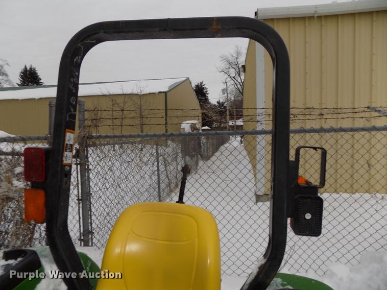 image for item DE7606 John Deere 3032E MFWD tractor