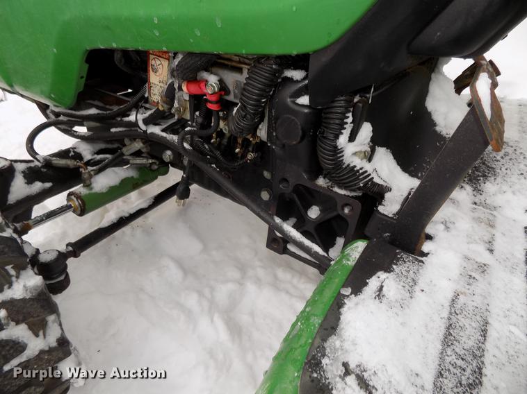 image for item DE7606 John Deere 3032E MFWD tractor